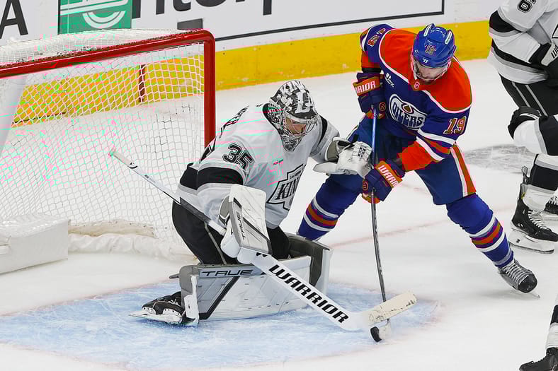 LA Kings Darcy Kuemper Finalist For Prestigious Award