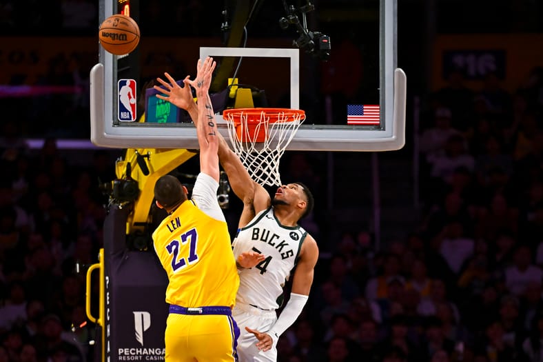 Insider Shares Latest Los Angeles Lakers, Giannis Antetokounmpo Trade Buzz 5 NBA: Milwaukee Bucks at Los Angeles Lakers