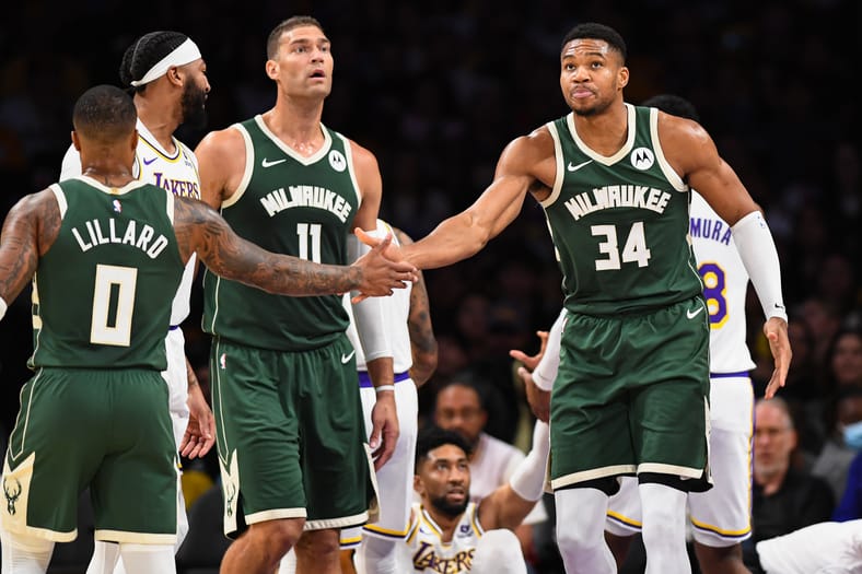 Los Angeles Lakers Focus Big Man Search To Bucks, According To Report 3 NBA: Preseason-Milwaukee Bucks at Los Angeles Lakers