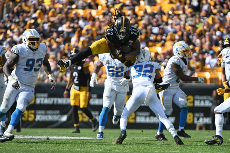 NFL: Los Angeles Chargers at Pittsburgh Steelers