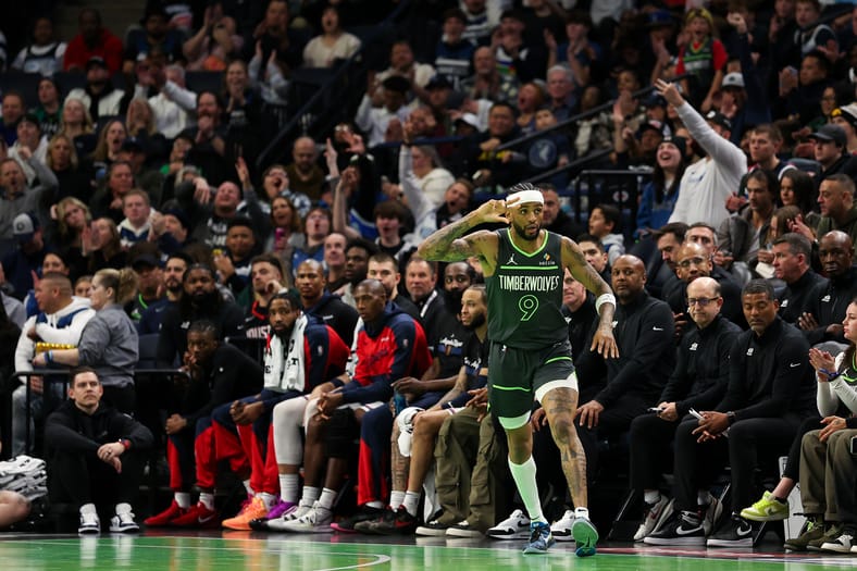 NBA: Los Angeles Clippers at Minnesota Timberwolves