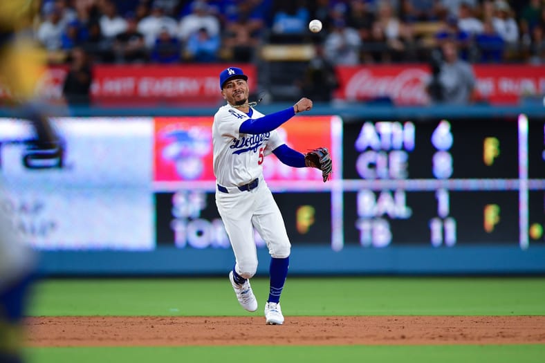 Dodgers Star Returns To Lineup, L.A. Attempts to Avoid 2nd Sweep by Brewers 3 MLB: Milwaukee Brewers at Los Angeles Dodgers