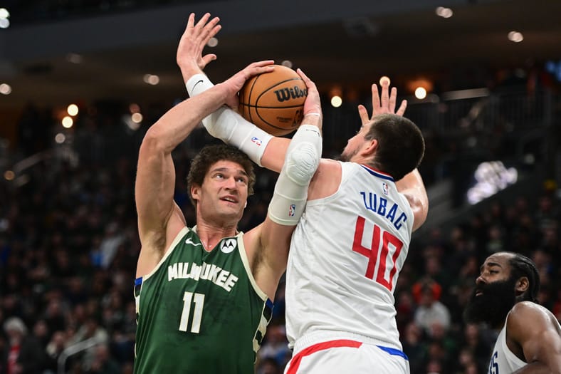 NBA: Los Angeles Clippers at Milwaukee Bucks
