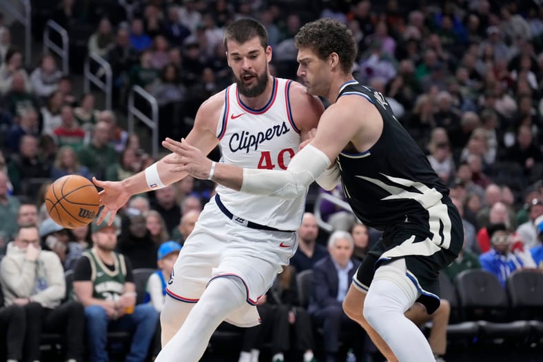 NBA: Los Angeles Clippers at Milwaukee Bucks