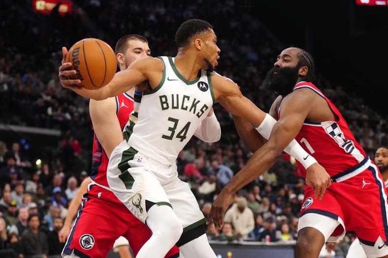 NBA: Milwaukee Bucks at Los Angeles Clippers