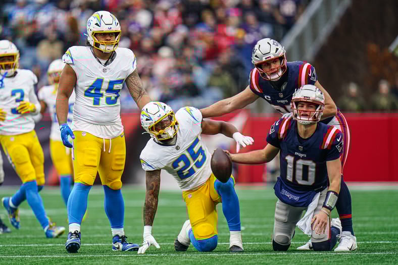 Los Angeles Chargers LB Junior Colson Out For Season