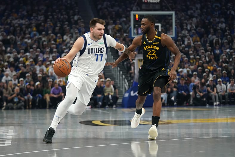 NBA: Dallas Mavericks at Golden State Warriors