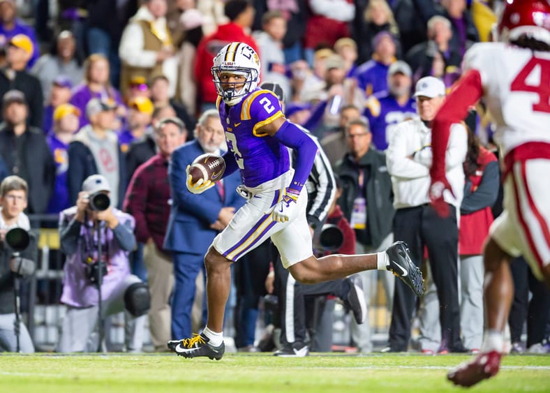 Syndication: The Daily Advertiser