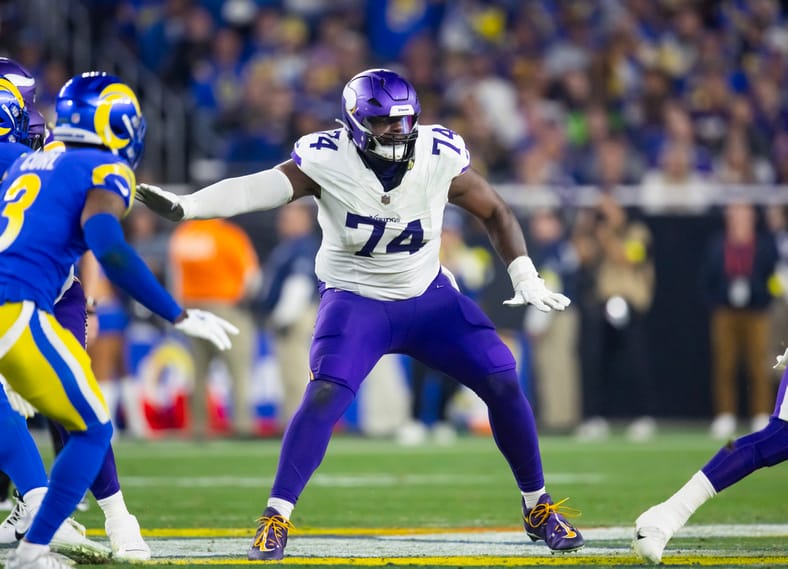 Los Angeles Rams, Cam Robinson