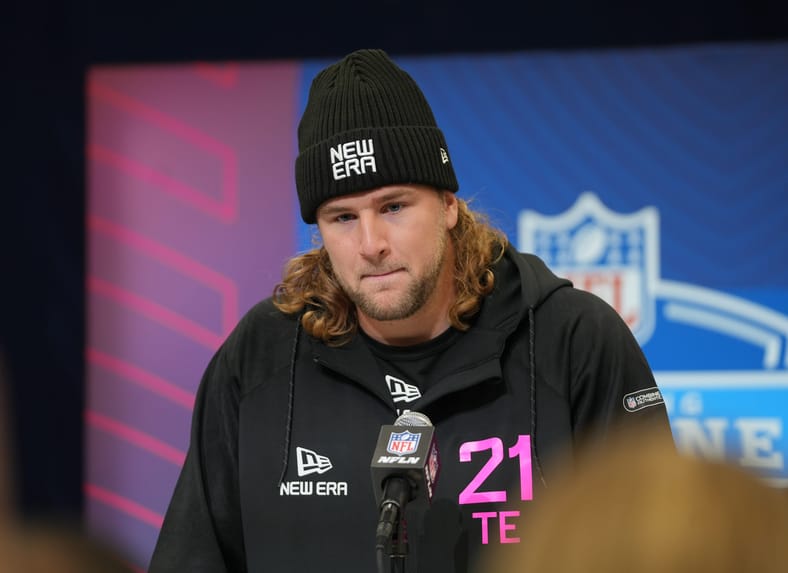 Los Angeles Chargers In Contact With Elite Playmaker, Signaling Trade Up Interest