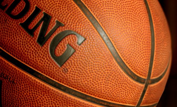 Spalding Basketball. Los Angeles Basketball. Photo Credit: Batistaya | Wikimedia Commons