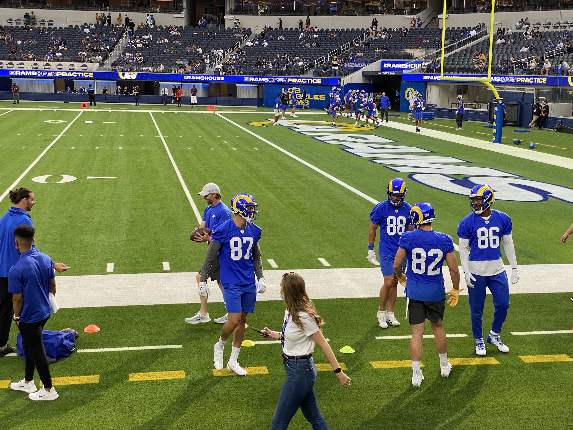 La Rams Games 2025 Selie Joceline