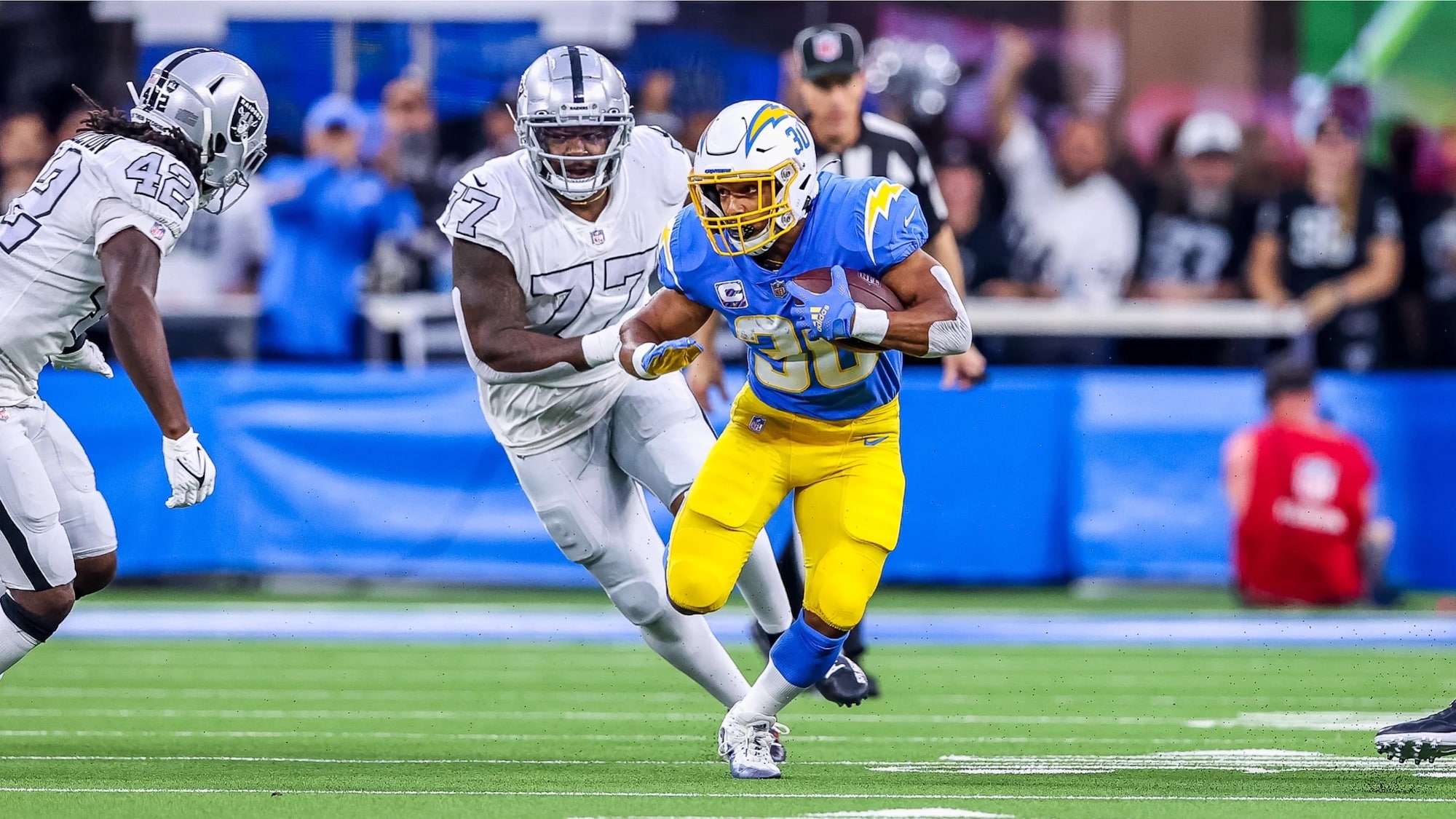 Lightning Can’t Stop Chargers; Bolts Defeat Raiders In MNF Showdown 3 Los Angeles Chargers Running Back Austin Ekeler. Photo Credit: Mike Nowak | Los Angeles Chargers