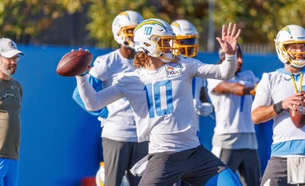 Chargers Travel To Las Vegas For Week 18 Do Or Die Matchup With The Raiders 1 Herbert