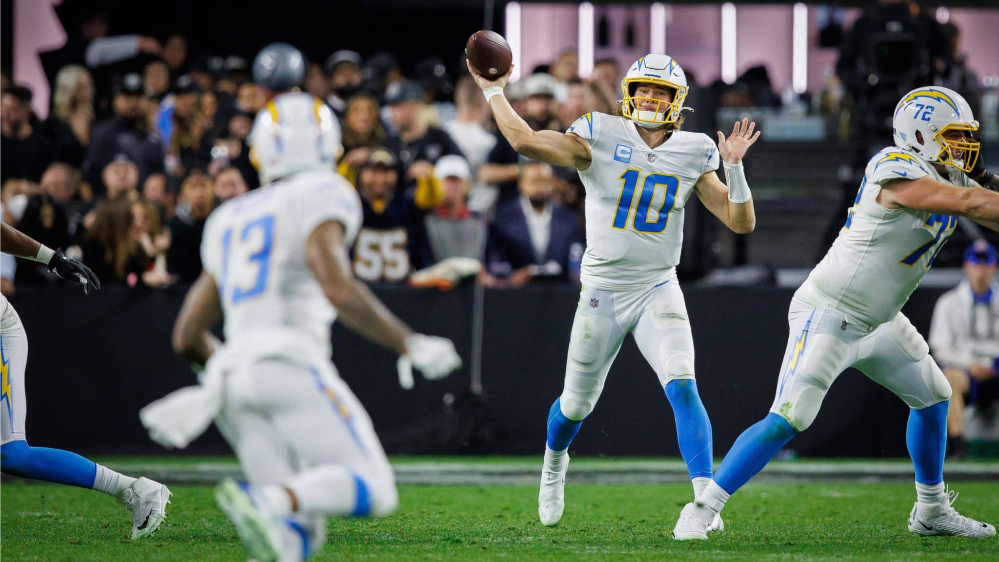 raiders vs chargers week 18