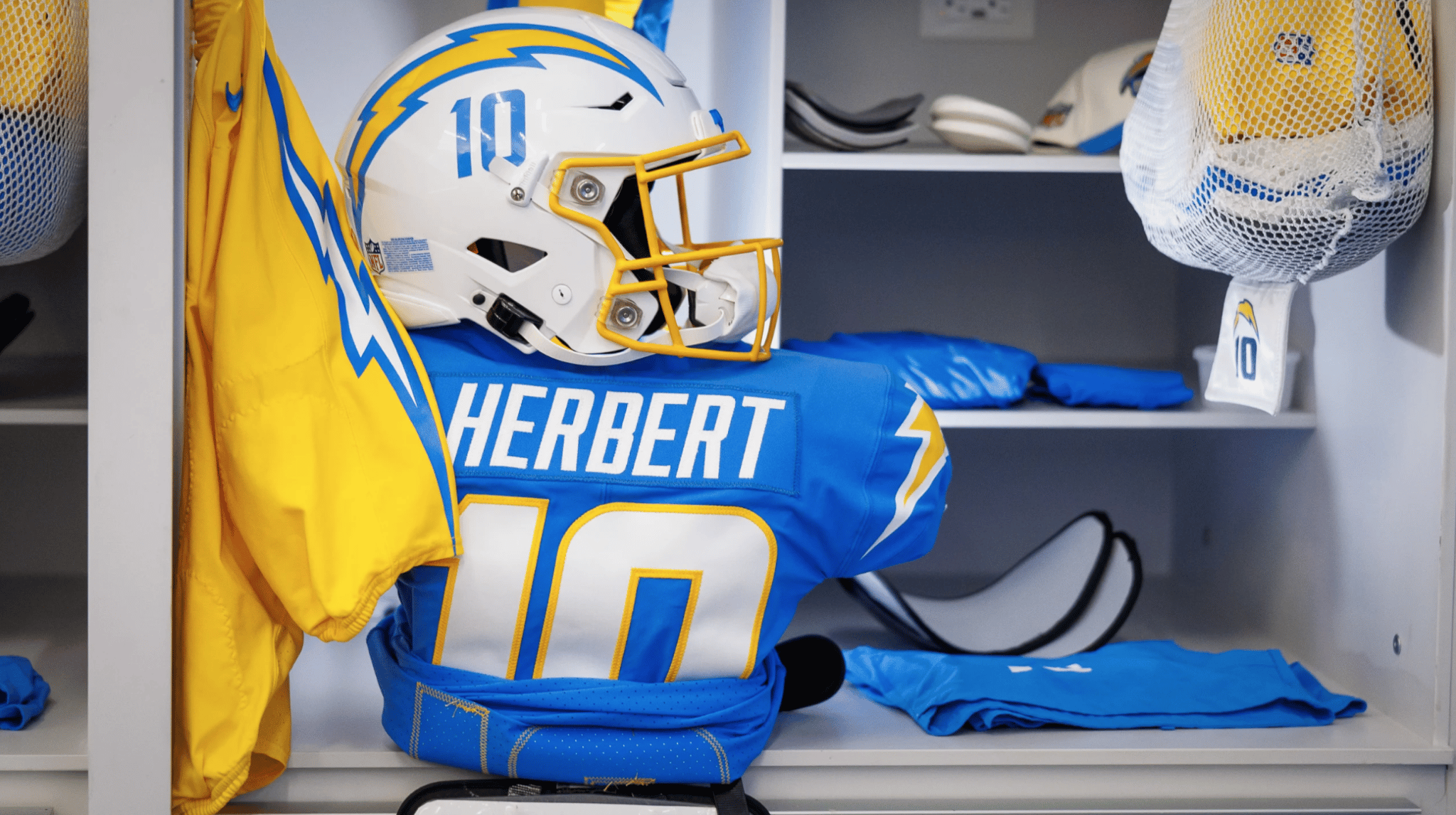 chiefs new uniforms 2022