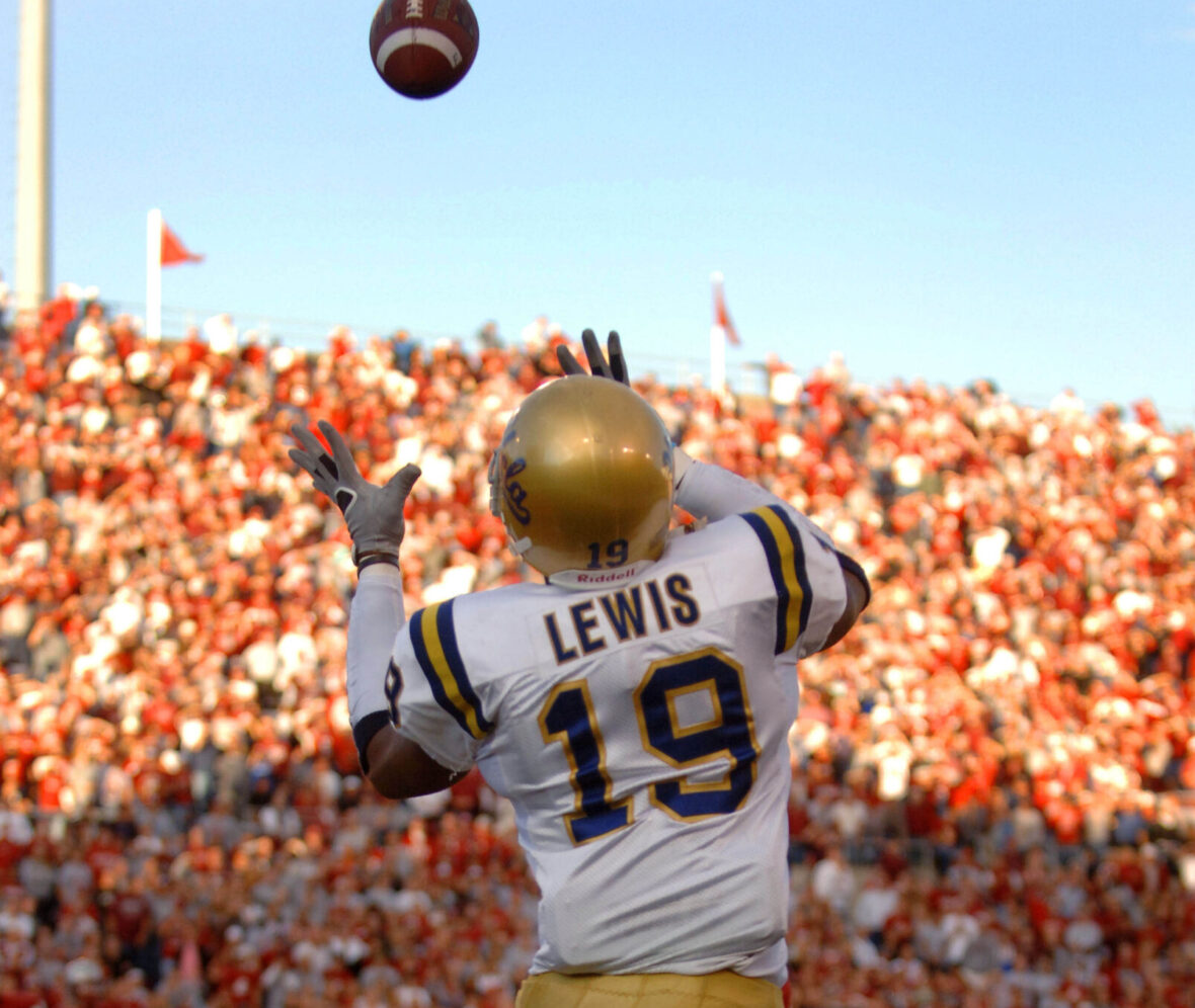 Drafting The Dream Bruins Offense: Uniting UCLAs Greatest Football Players 3 NCAA 2005 Football: UCLA Bruins at Washington State Cougars