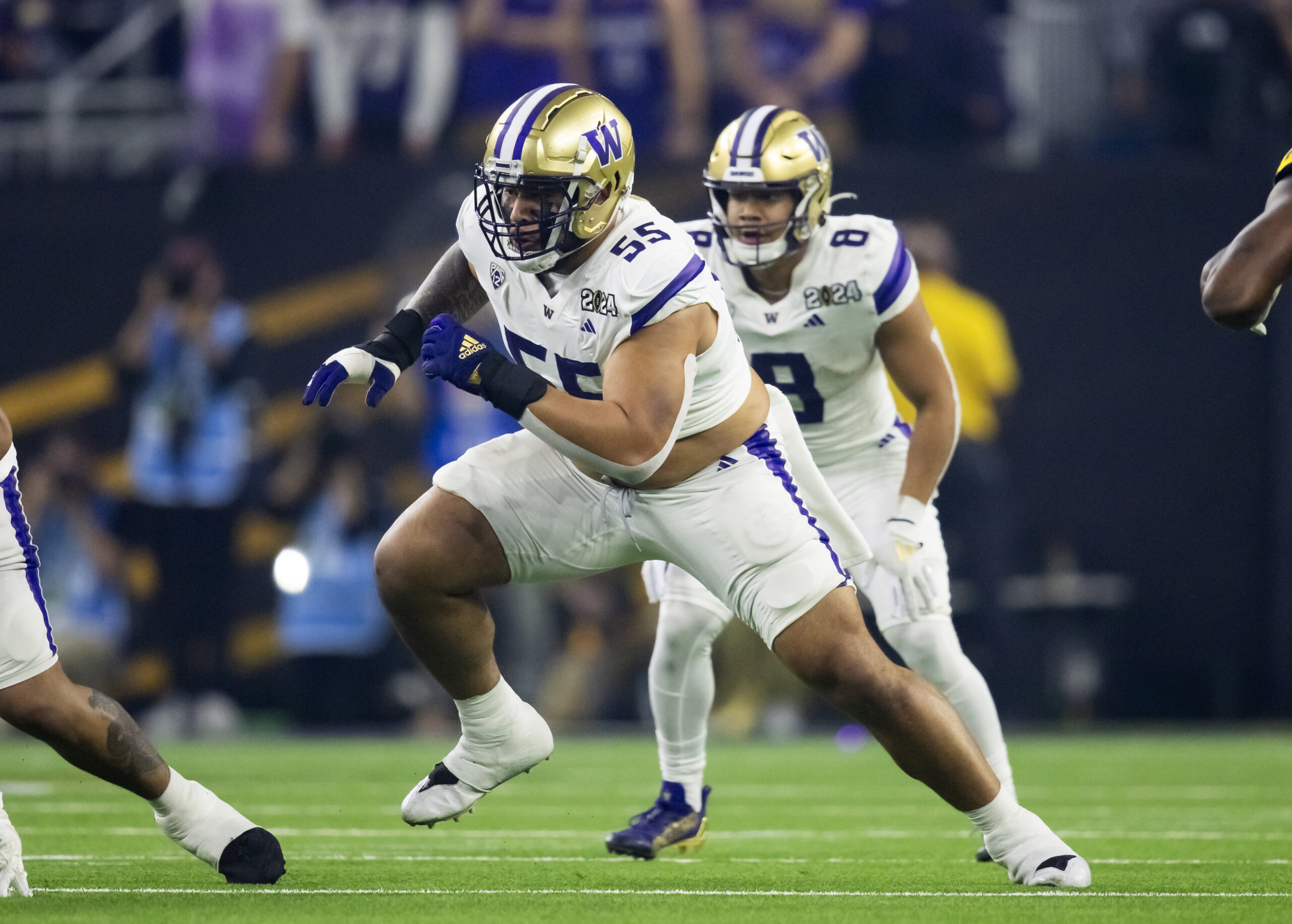 Los Angeles Chargers Insider Predicts 1st Round Trade Back in NFL Draft To Draft Offensive Lineman