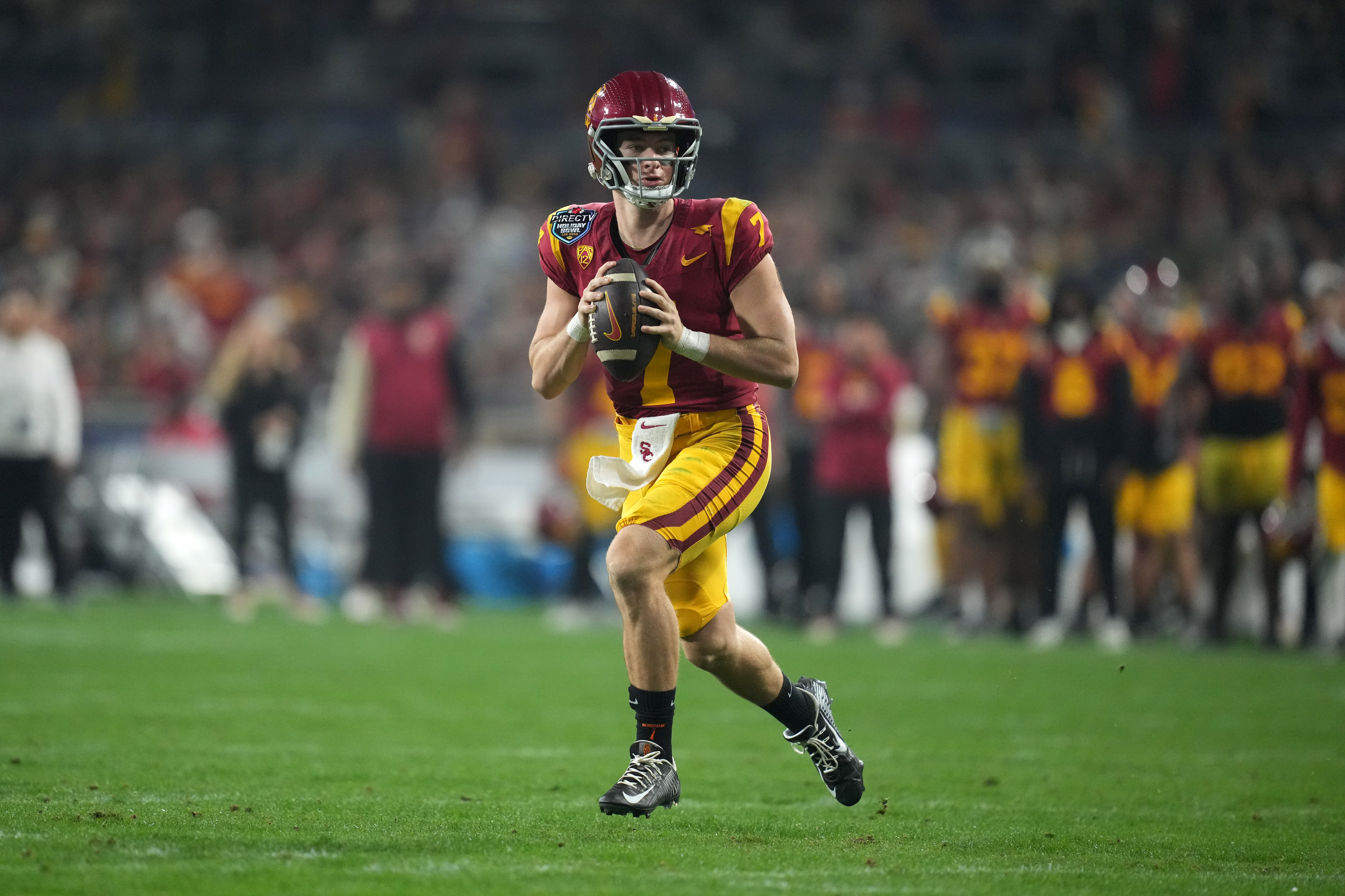 USC Trojans QB Miller Moss Ranked Against New Quarterbacks In Latest Rankings 3 NCAA Football: Holiday Bowl-Louisville at Southern California | USC Trojans QB Miller Moss