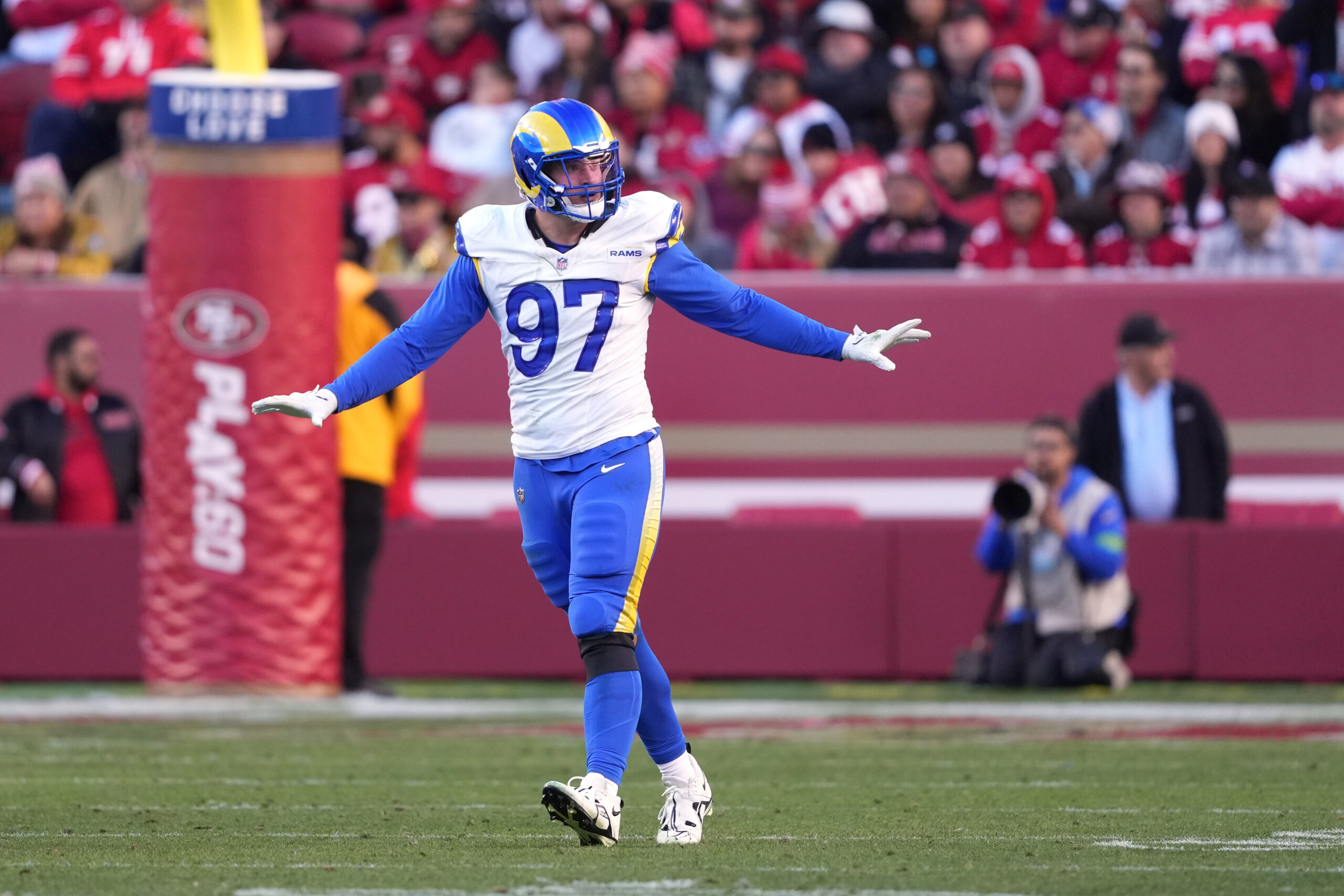 Defensive Guru Predicts Unexpected Los Angeles Rams DL to Ignite Pass Rush 3 NFL: Los Angeles Rams at San Francisco 49ers