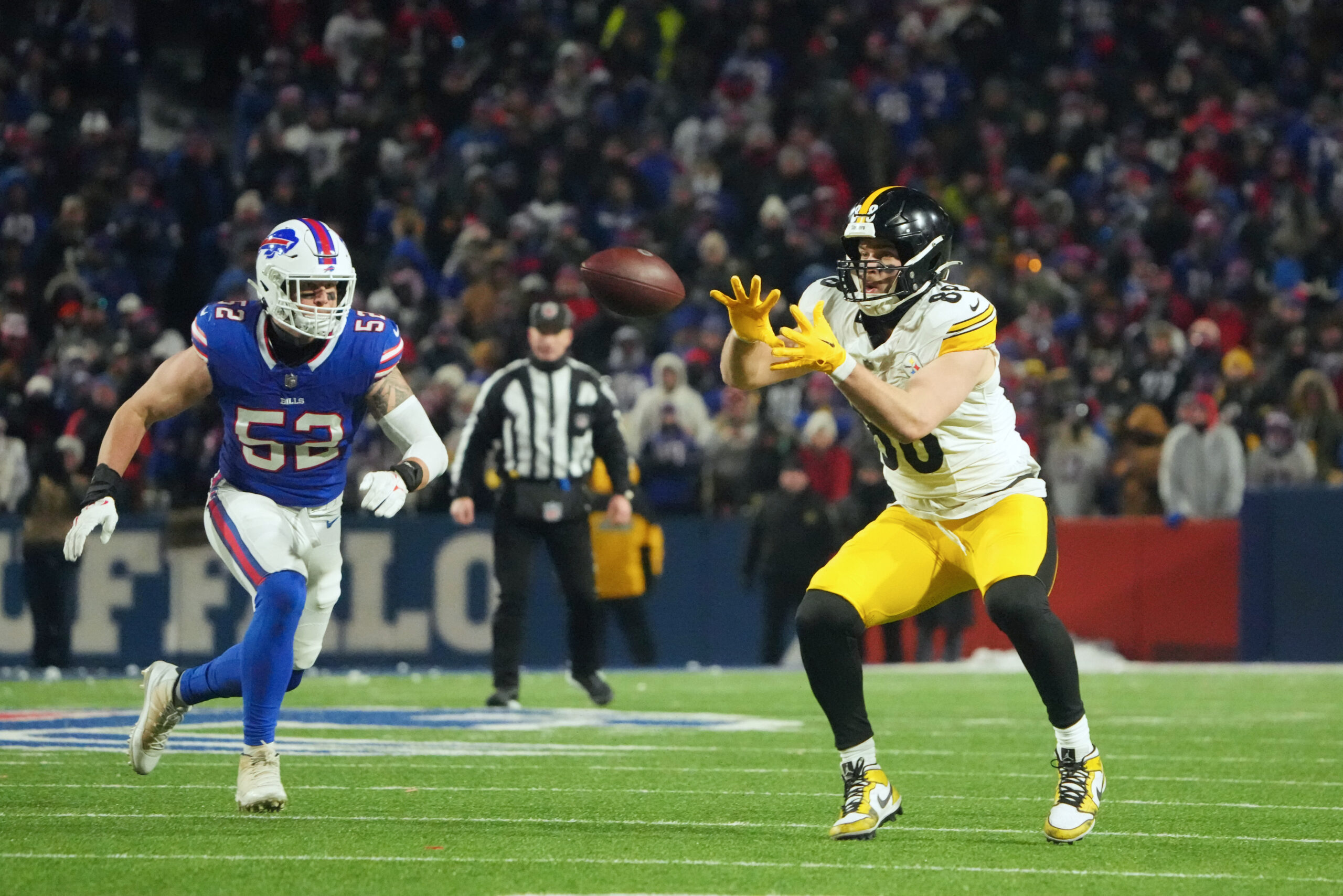 Surprise Player Defends Derwin James, "Not A Dirty Hit" 4 NFL: AFC Wild Card Round-Pittsburgh Steelers at Buffalo Bills