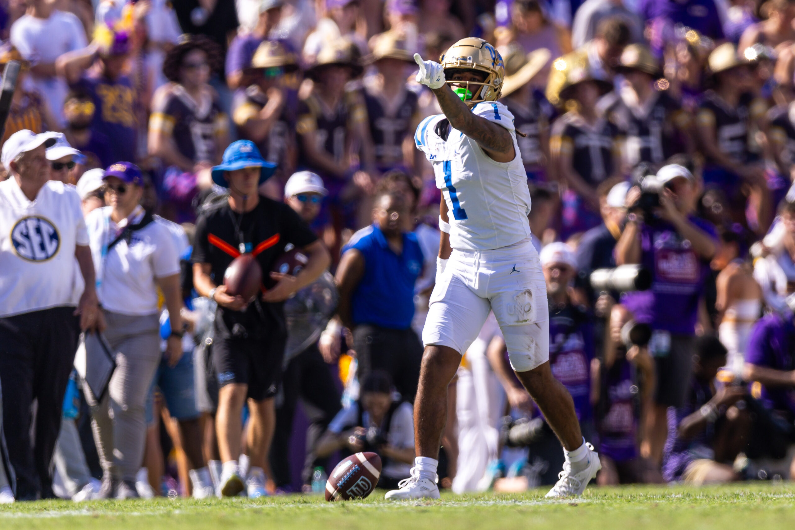 UCLA Bruins Injury Report Disturbingly Long, Including Several Starters 4 NCAA Football: UCLA at Louisiana State