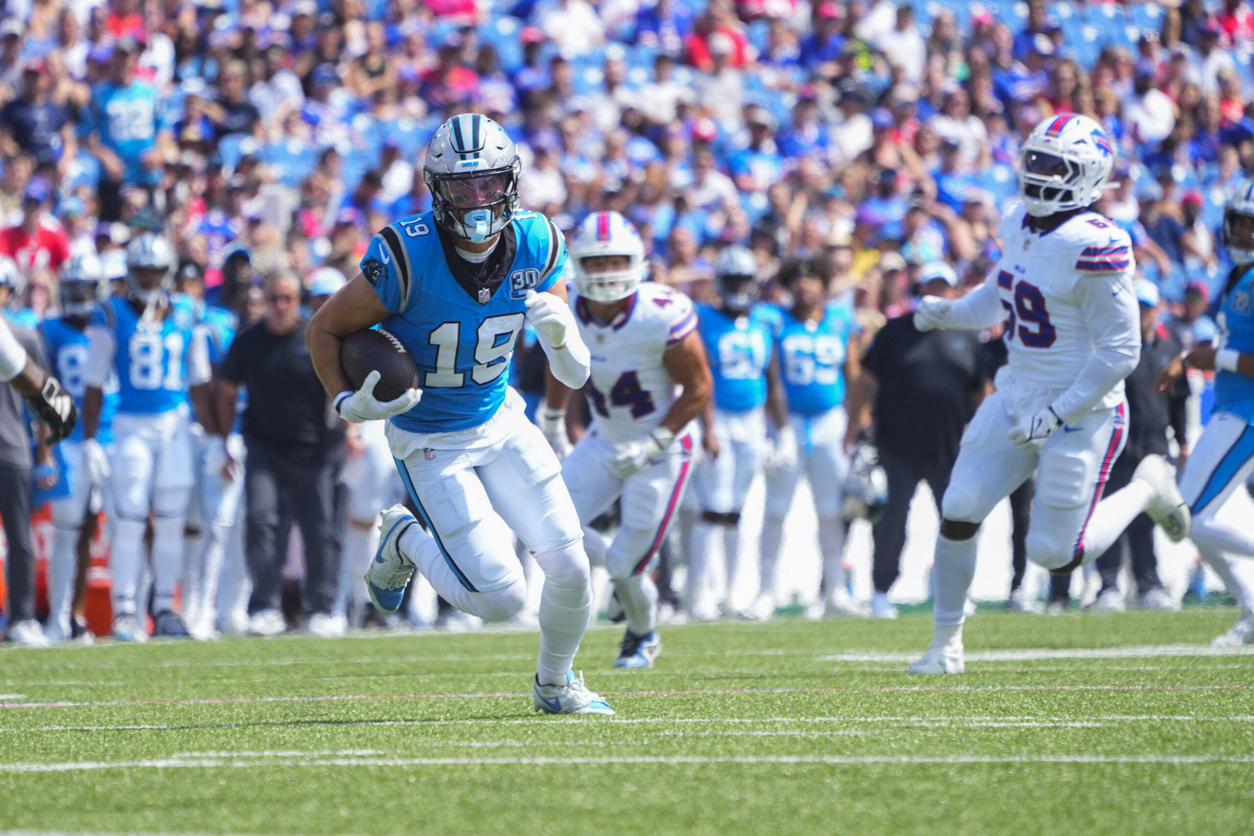 NFL Analyst Urges Los Angeles Chargers to Trade For 2x Pro Bowl WR 3 Los Angeles Chargers, Adam Thielen