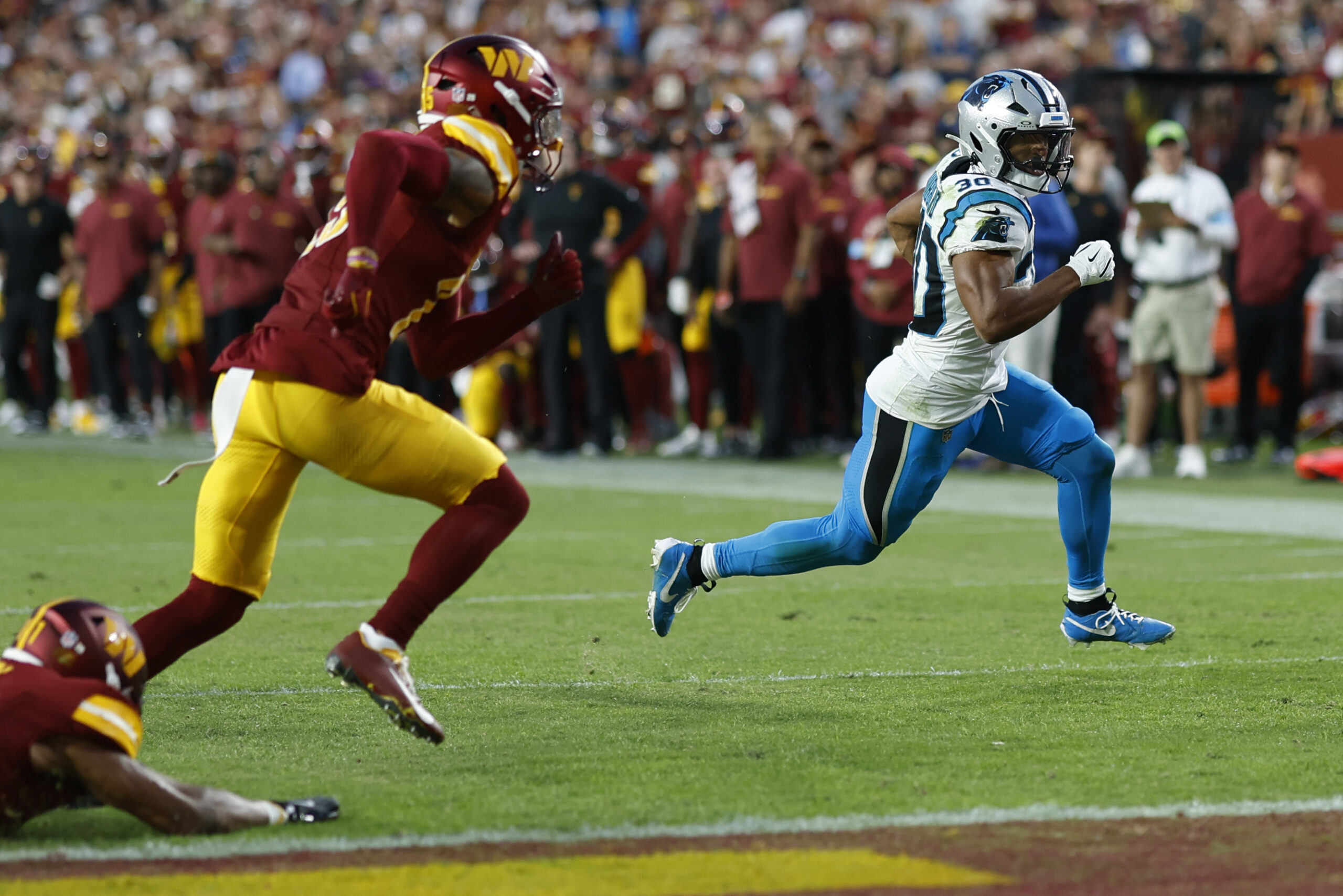 Los Angeles Chargers: 3 Crucial Trades Needed For Playoff Success 4 NFL: Carolina Panthers at Washington Commanders