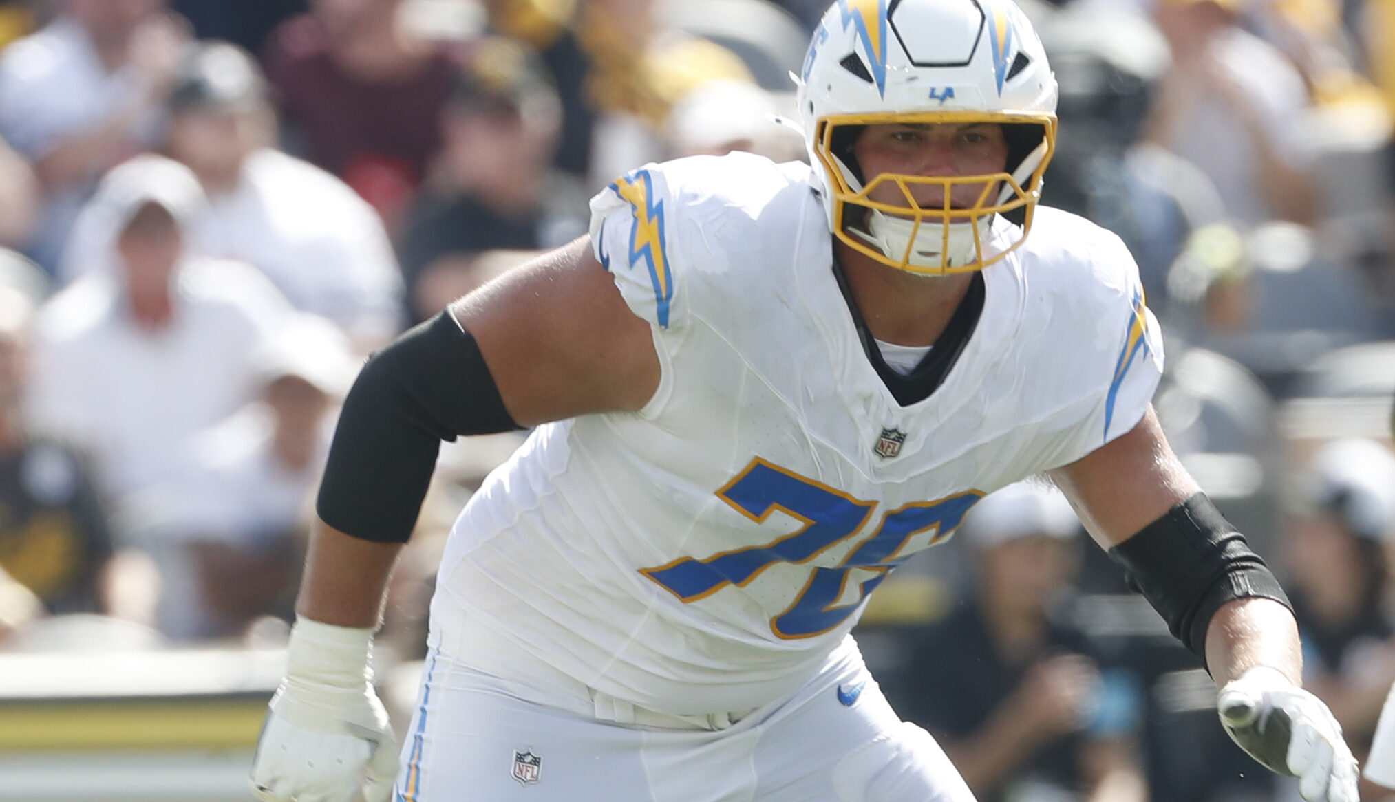 Chargers Worst Case Scenario Averted: Cornerstone Player Back in Practice 4 NFL: Los Angeles Chargers at Pittsburgh Steelers