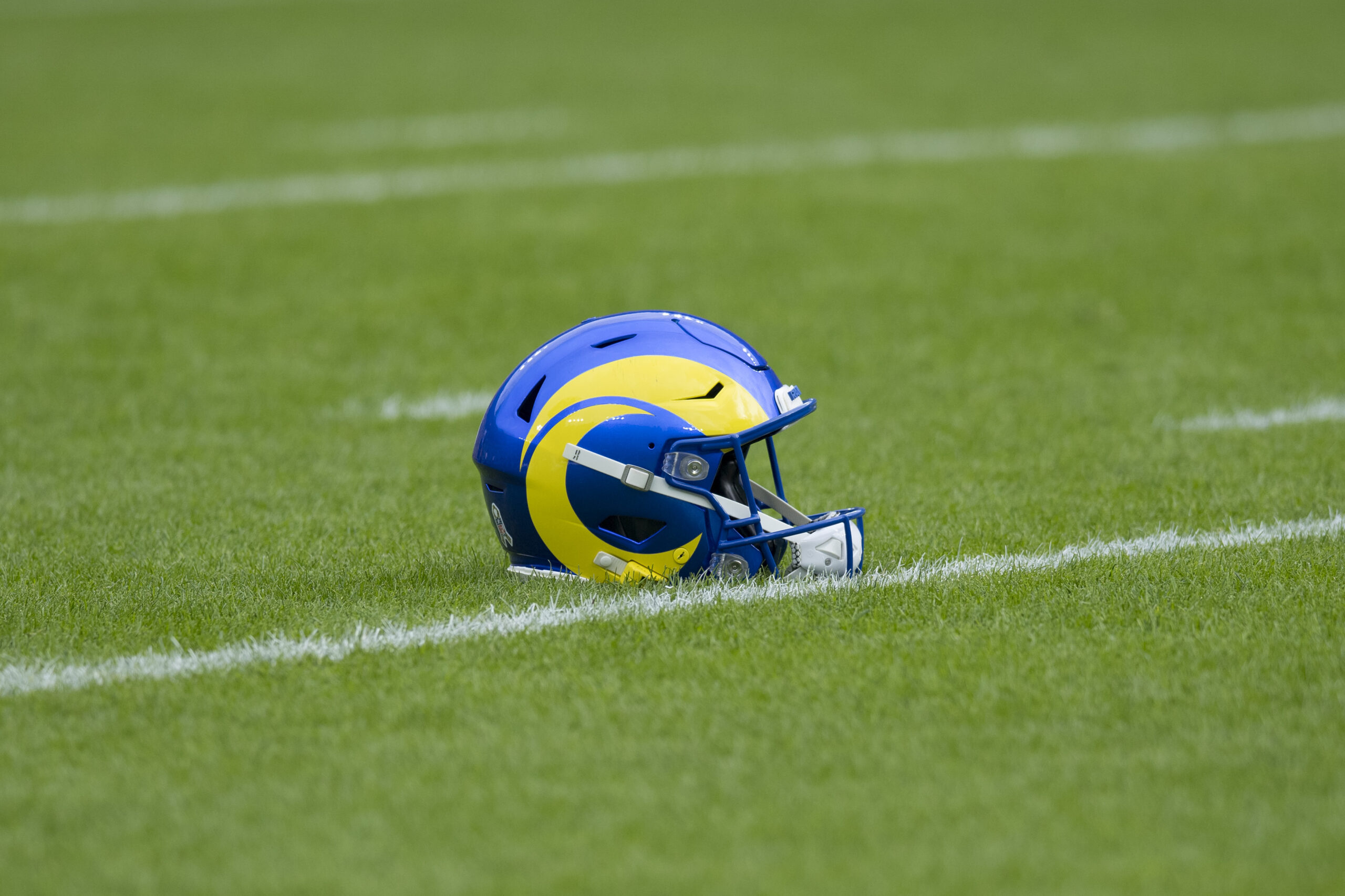 Rams Lose Defender To Injury 1 Week After Coming Off IR 4 NFL: Los Angeles Rams at Green Bay Packers