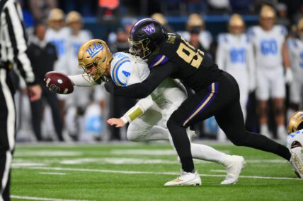 NCAA Football: UCLA Bruins at Washington