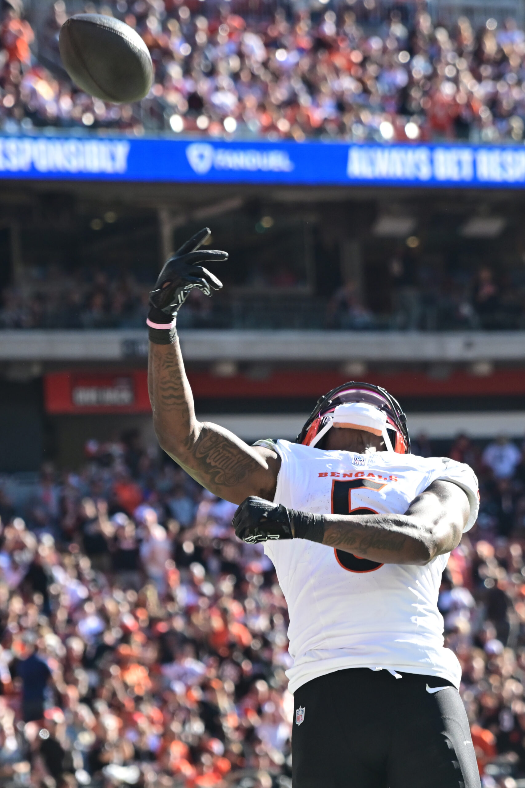 Chargers Named Among 4 Teams With Best Chance Of Landing Tee Higgins 3 NFL: Cincinnati Bengals at Cleveland Browns
