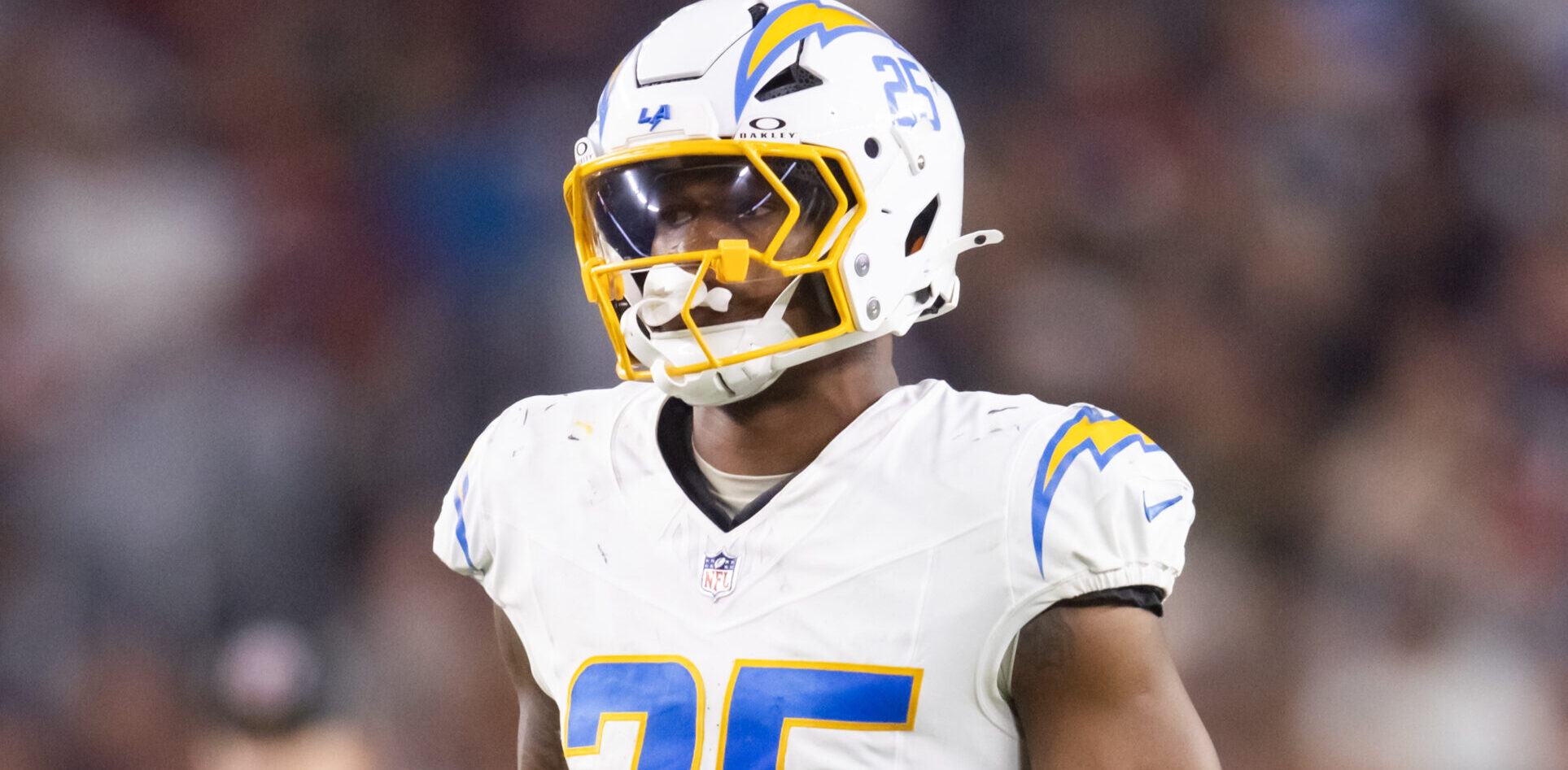 Breaking News: Chargers Linebacker Questionable To Return Vs. Browns 4 NFL: Los Angeles Chargers at Arizona Cardinals