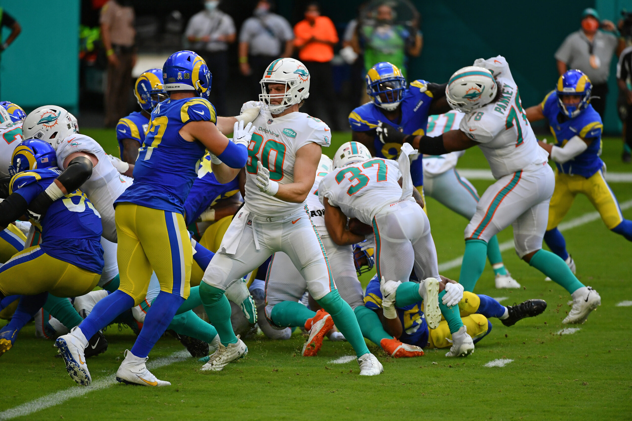Los Angeles Rams: Latest Game Status Update On Dolphins Star Tyreek Hill 3 NFL: Los Angeles Rams at Miami Dolphins