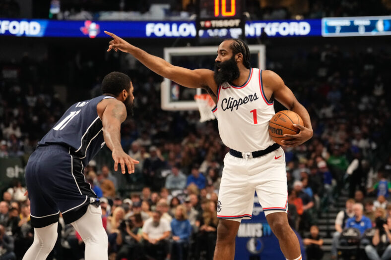 Clippers' Star Linked to New Blockbuster Trade Proposal with Warriors 4 NBA: Los Angeles Clippers at Dallas Mavericks