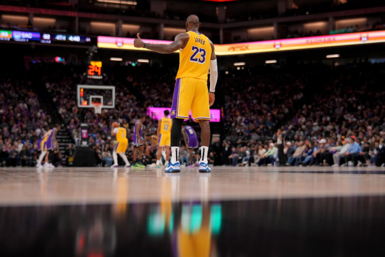 LeBron James Breaks Another Kareem Abdul-Jabbar Record 3 NBA: Los Angeles Lakers at Sacramento Kings | LeBron James