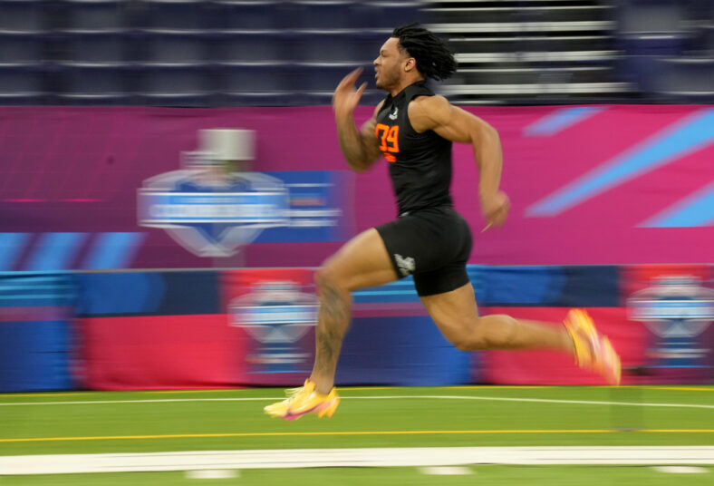 Los Angeles Chargers Address Glaring Weaknesses In Latest 2 Round Mock Draft 3 Los Angeles Chargers