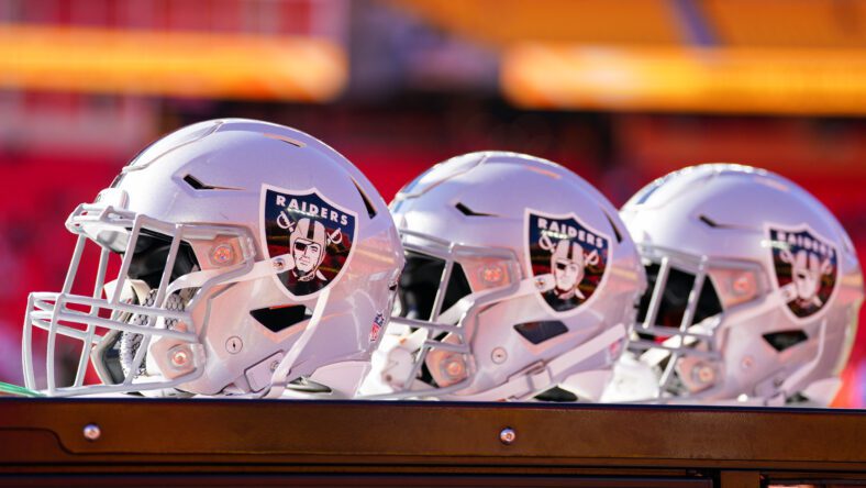 Las Vegas Raiders Poach Offensive Weapon From Steelers In New Blockbuster Trade Idea 1 NFL: Las Vegas Raiders at Kansas City Chiefs