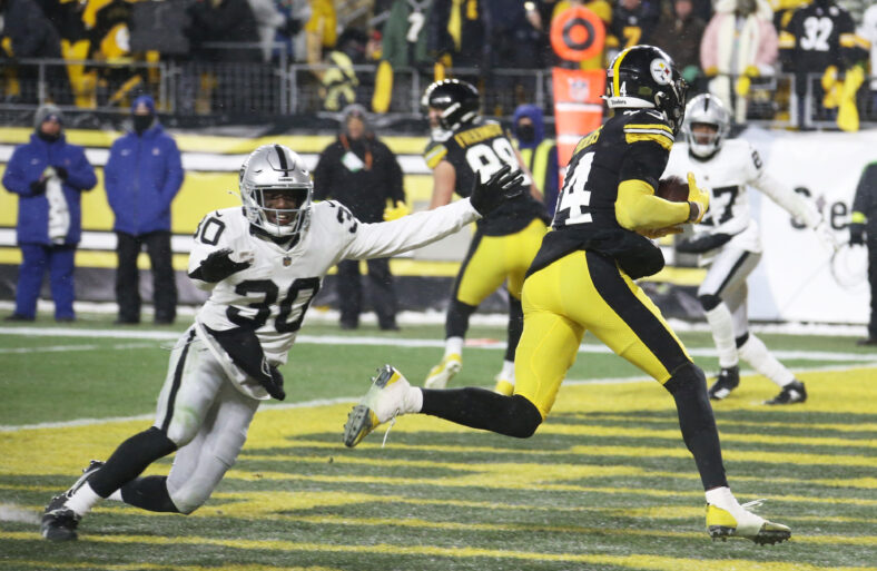 Top WR Shares Cryptic Las Vegas Raiders Post, Stoking Trade Rumors 3 NFL: Las Vegas Raiders at Pittsburgh Steelers