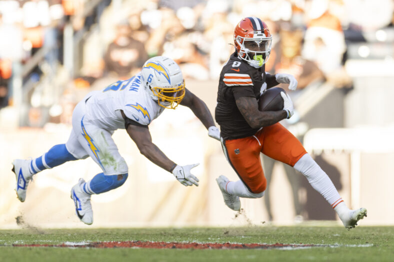 Las Vegas Raiders Named Best Fit For Speedy Young Free Agent WR 3 NFL: Los Angeles Chargers at Cleveland Browns