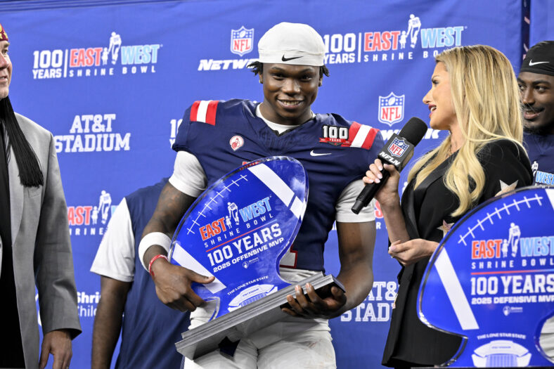 Los Angeles Chargers Meeting With Unpredictable RB Ahead Of NFL Draft 3 NCAA Football: East-West Shrine Bowl