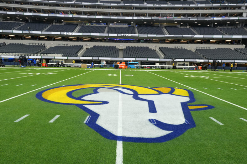 Los Angeles Rams Bring Back Another Fan Favorite Defender 3 NFL: Arizona Cardinals at Los Angeles Rams