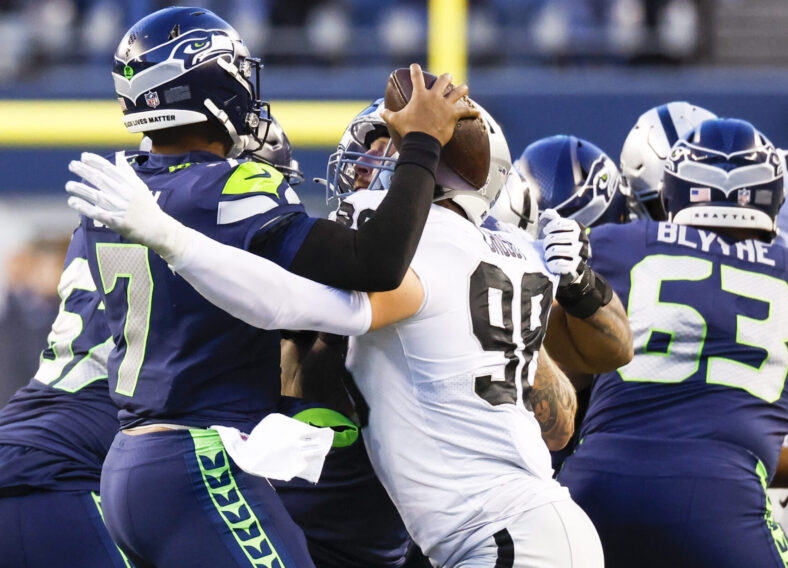 Las Vegas Raiders' Geno Smith Called New Teammate A Pest 3 NFL: Las Vegas Raiders at Seattle Seahawks