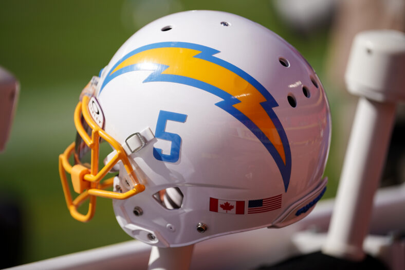 Time's Up: Los Angeles Chargers Must Move On From Former 1st Rounder, Per NFL Analyst 3 NFL: Los Angeles Chargers at Kansas City Chiefs