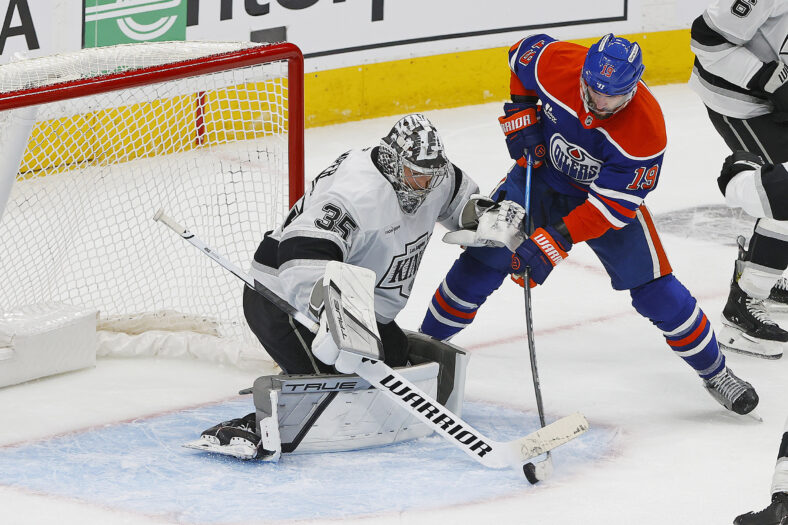 LA Kings Darcy Kuemper Finalist For Prestigious Award 3 LA Kings Darcy Kuemper Finalist For Prestigious Award