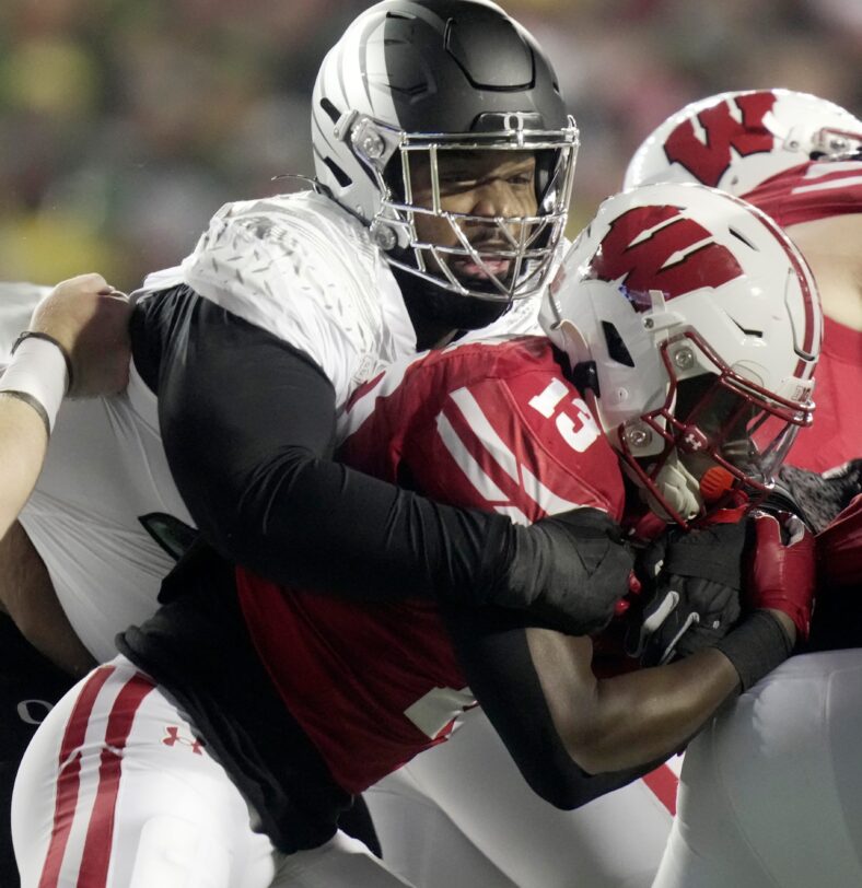 Los Angeles Chargers Secure Hot And Cold Defensive Tackle With Their Only 3rd Round Pick 3 Syndication: Journal Sentinel