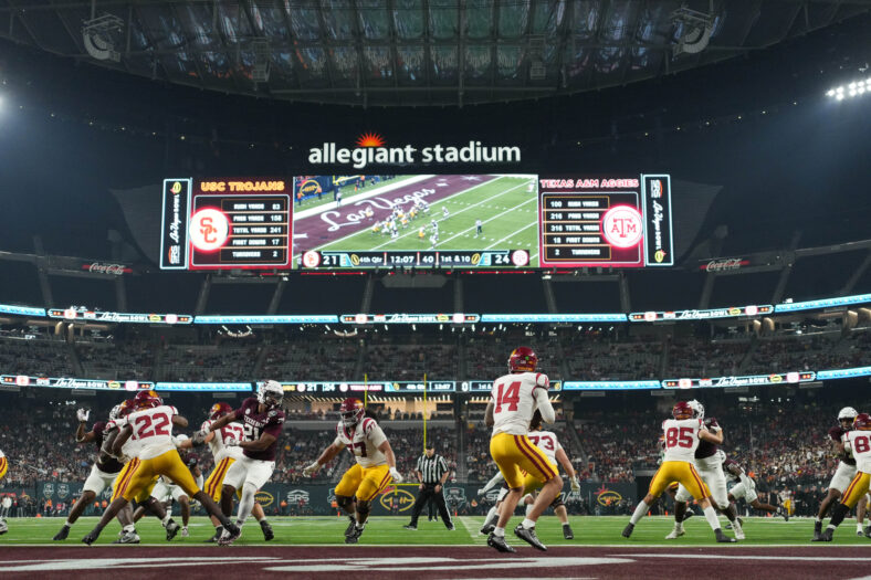 USC Trojans Secure Commitment From 4-Star Defensive Playmaker 3 NCAA Football: Las Vegas Bowl-Texas A&M at USC Trojans