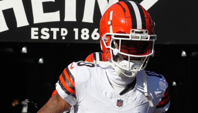 New Trade Idea Solves Las Vegas Raiders Last Big Glaring Need 3 NFL: Cleveland Browns at Pittsburgh Steelers