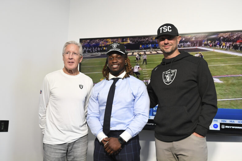 Top Analyst Optimistic About Las Vegas Raiders Playoff Chances In Brutal AFC West 5 NFL: Las Vegas Raiders-Ashton Jeanty Press Conference